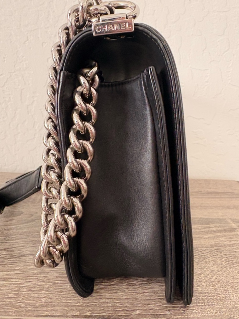 CHANEL Black Calfskin Chevron Boy Bag with Silver Hardware and Gourmette Chain - Picture 5 of 13